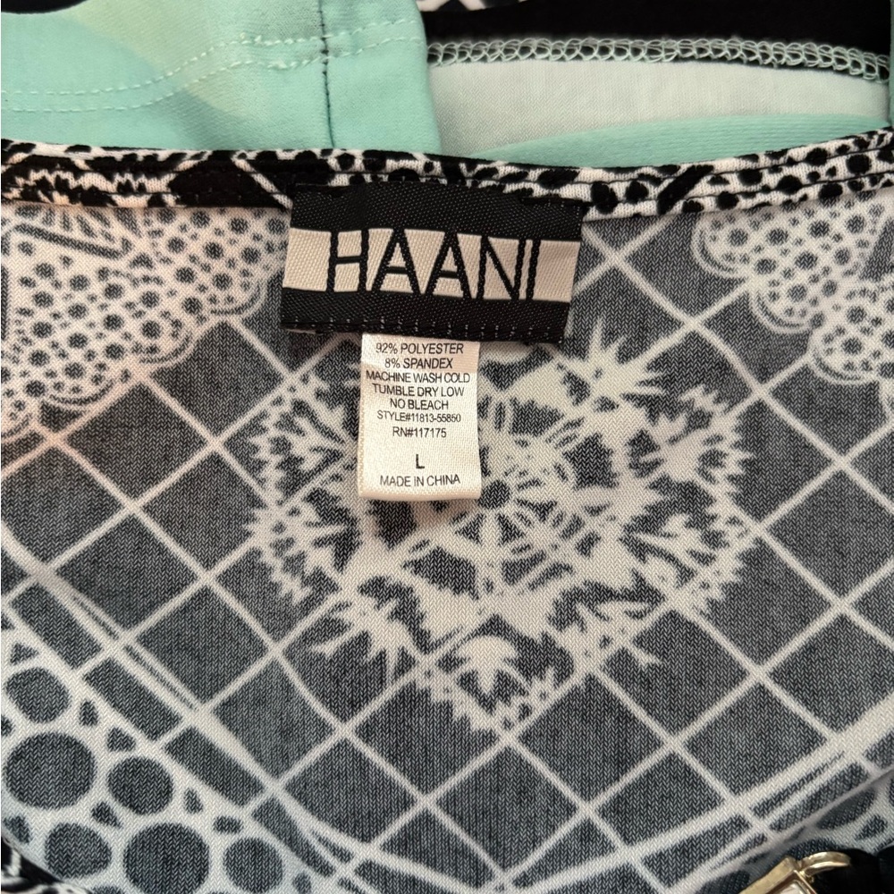 Haani Black and White Geometric Midi Dress - Picture 5 of 5